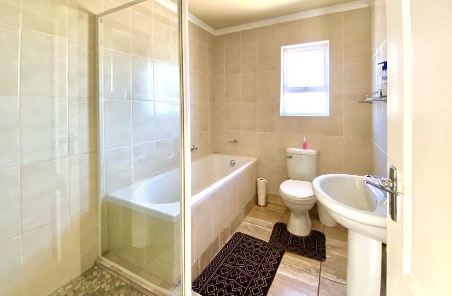 3 Bedroom Property for Sale in Laaiplek Western Cape